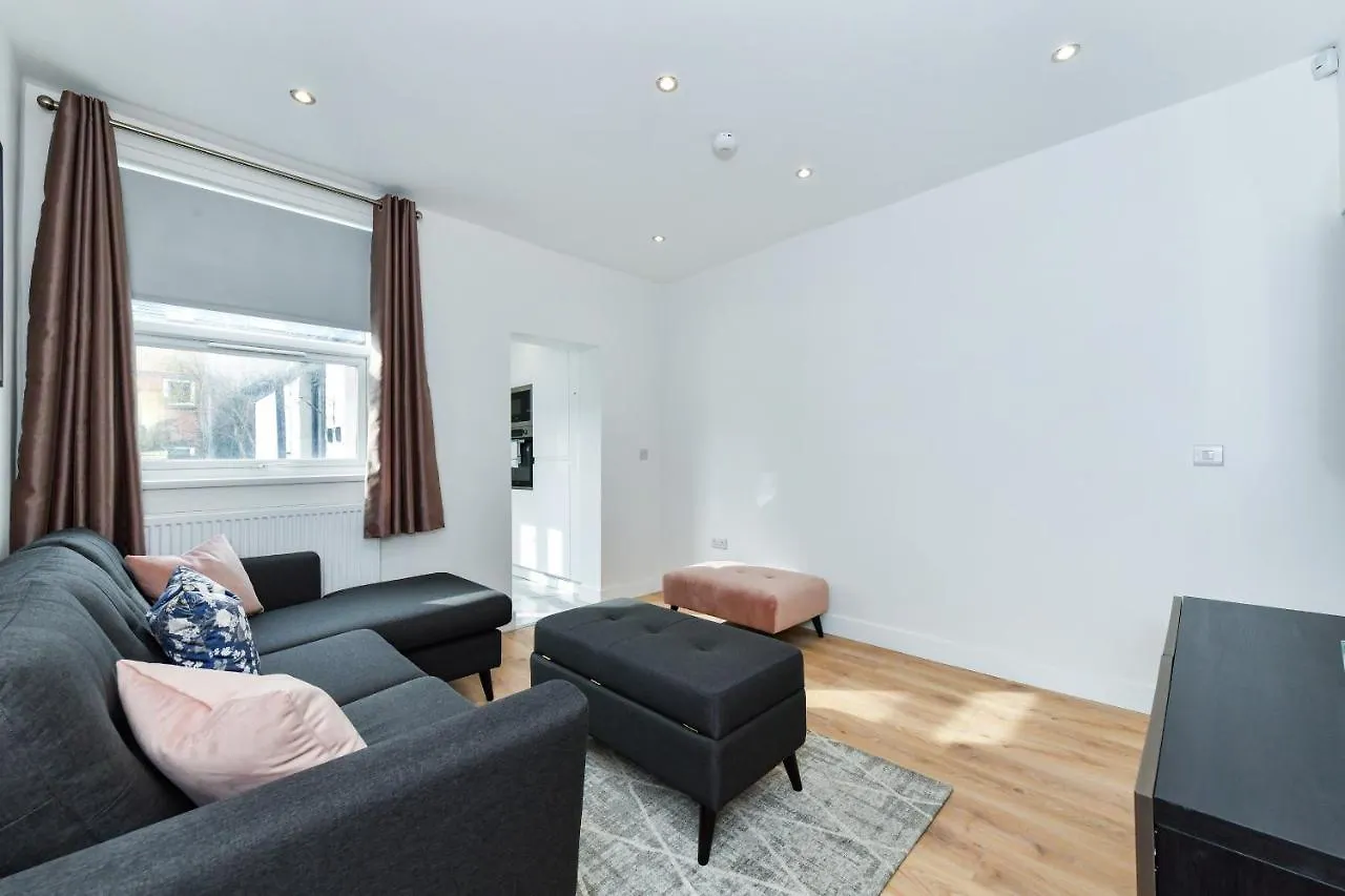 Claude House - Charming 4Bedroom Home Nottingham United Kingdom