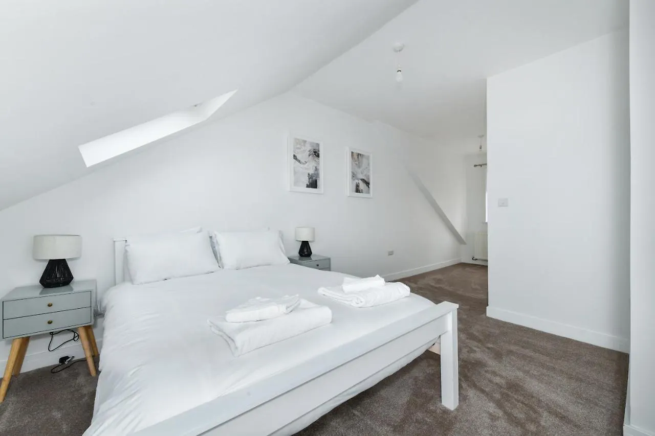 Apartment Claude House - Charming 4Bedroom Home Nottingham
