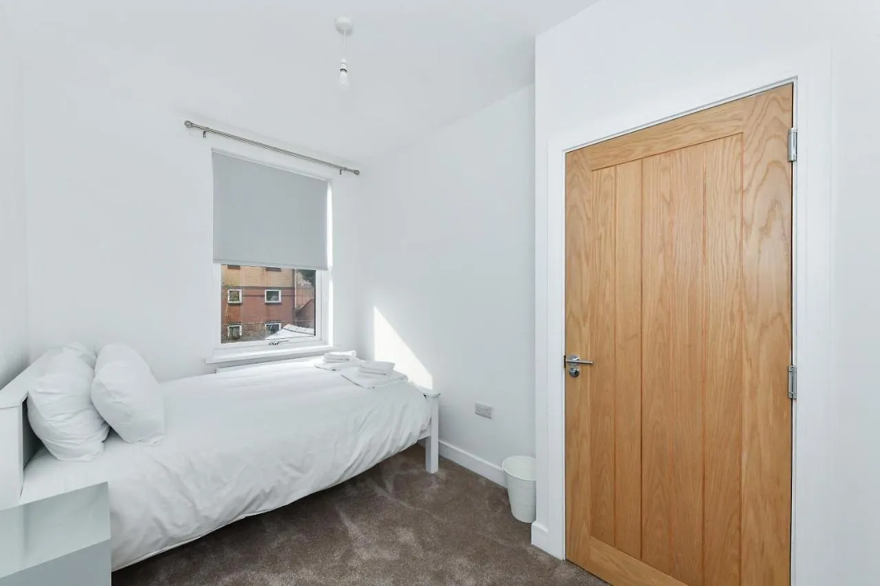 Apartment Claude House - Charming 4Bedroom Home Nottingham United Kingdom