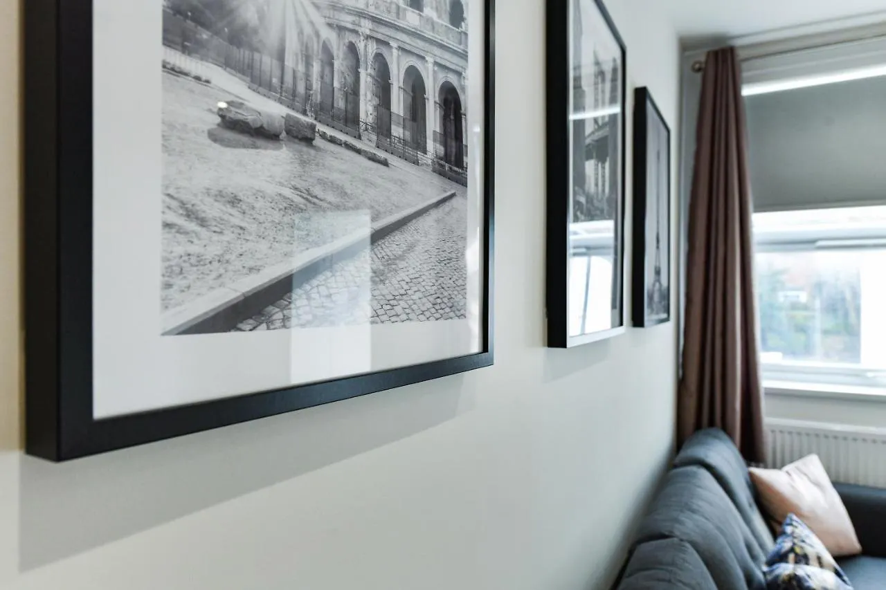 Claude House - Charming 4Bedroom Home Nottingham Apartment